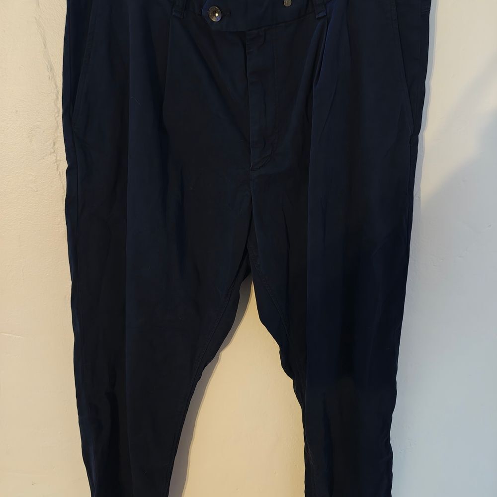 rag & bone Men's Pleated Navy Chinos - Picture 3 of 5